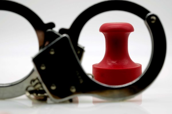 鑫东财配资 违规吃喝、严重违反中央八项规定精神！魏栓师等人被中央层面通报