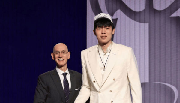 泸深在线 徐静雨：预计开拓者会在杨瀚森身上投入重大的培养资源